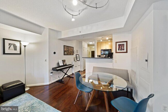 Photo - 851 N Glebe Rd Unit 209