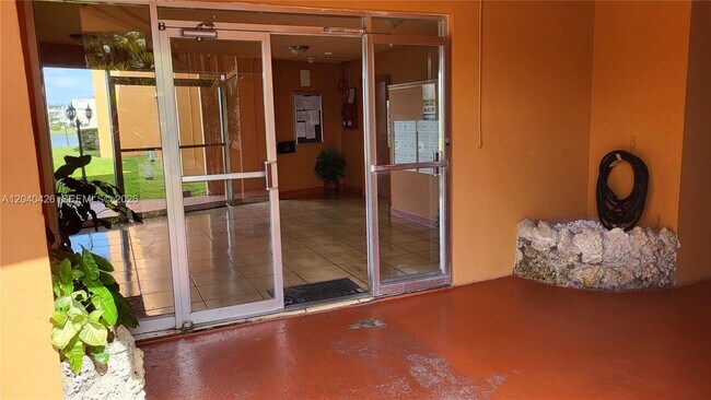 Photo - 1591 NE Miami Gardens Dr Unit 306