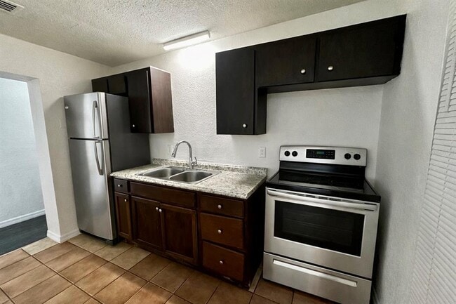 Photo - 4655 Cepeda St