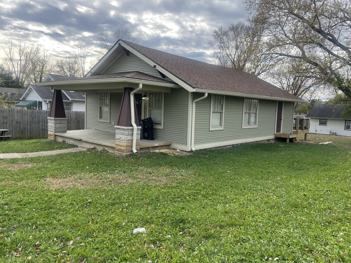 BRAND NEW CONSTRUCTION - 1202 S Stull Ave House