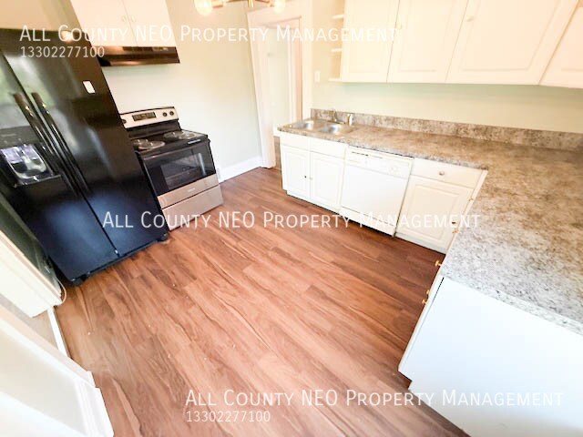Photo - 126 E Mapledale Ave Unit B
