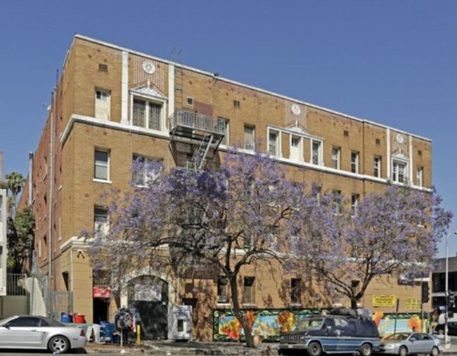 Building Photo - Flint 301 S Kenmore LLC Rental