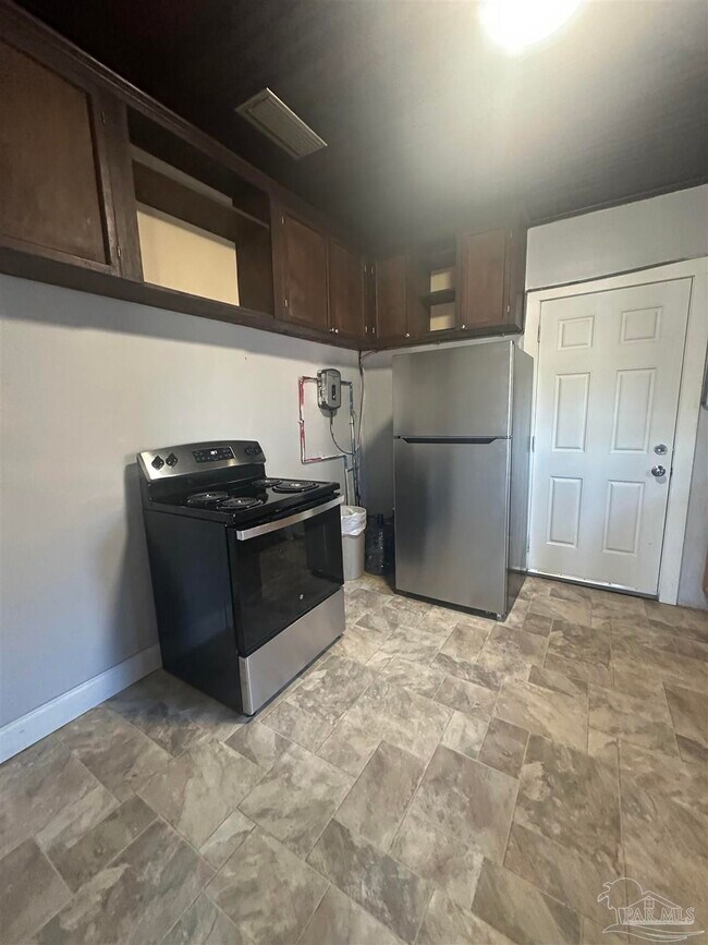 Photo - 888 Pauline St House