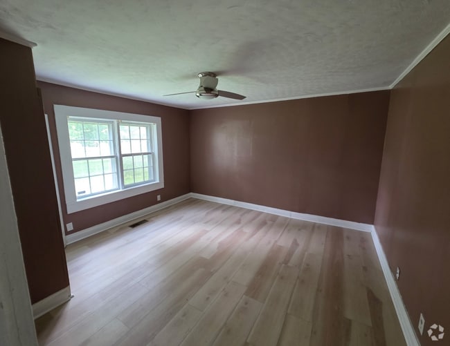 Building Photo - 2 Bedroom 1 Bathroom House - Sheffield AL