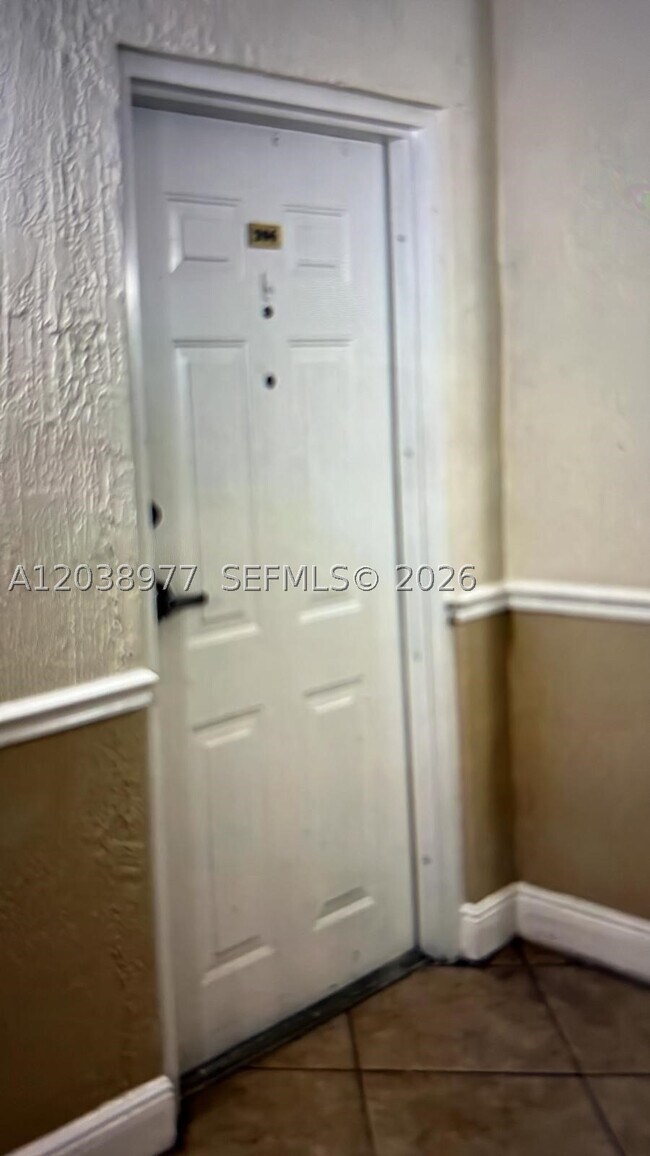 115 SW 42nd Ave Unit 206