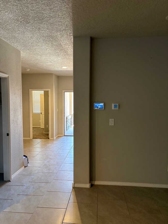 Photo - 2048 Hubbard St SE