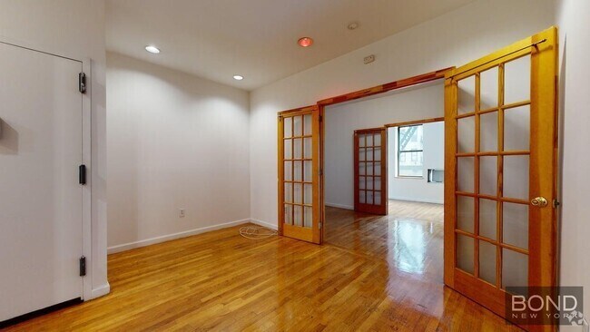Building Photo - 96 Third Avenue Unit 2F Rental