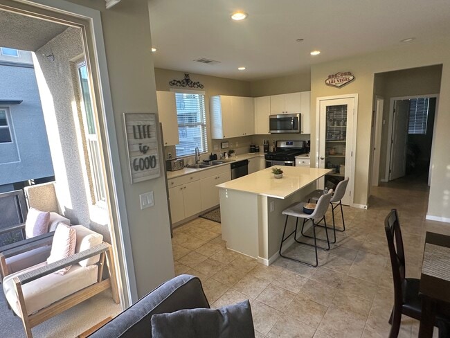 Photo - 11257 Rainbow Peak Ave Unidad 201