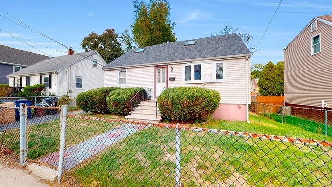 Building Photo - 62 Osceola St Rental