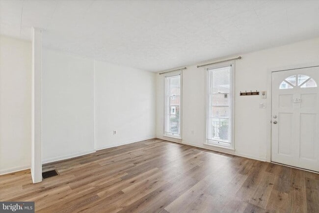 Photo - 429 Church St