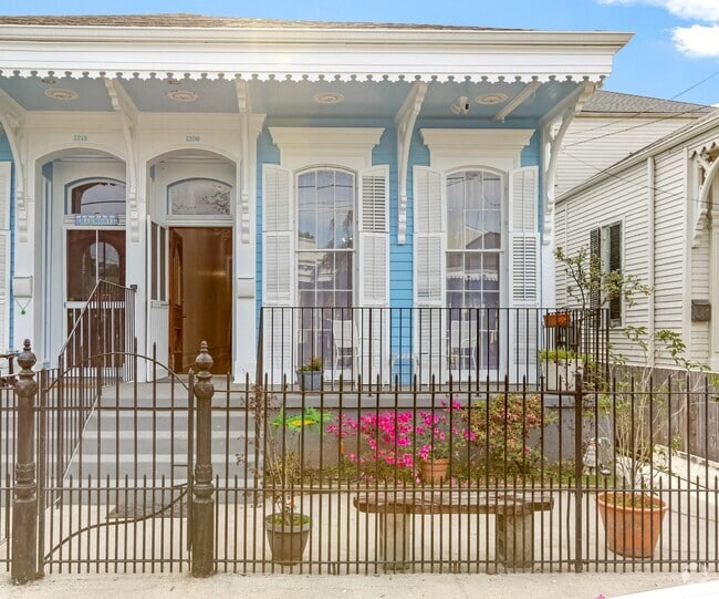 Building Photo - 1220 Harmony St Rental