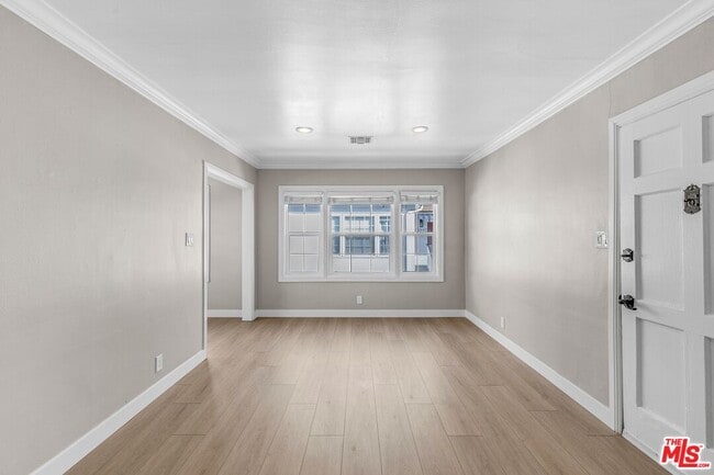 Photo - 1/2 W Olympic Blvd