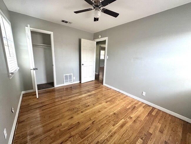 Photo - 6501 Avenue T