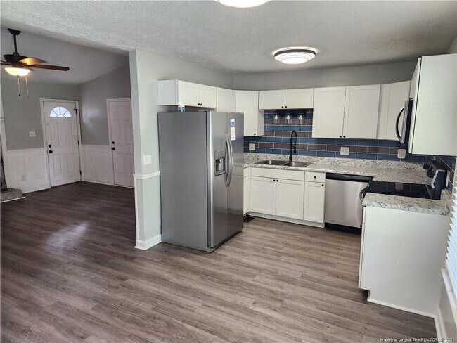 Photo - 925 Winterberry Dr