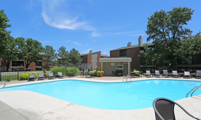 Exterior Photo - Westchester Park Apartments