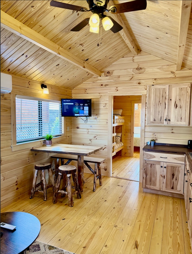 Photo - 121 Coyote Rd