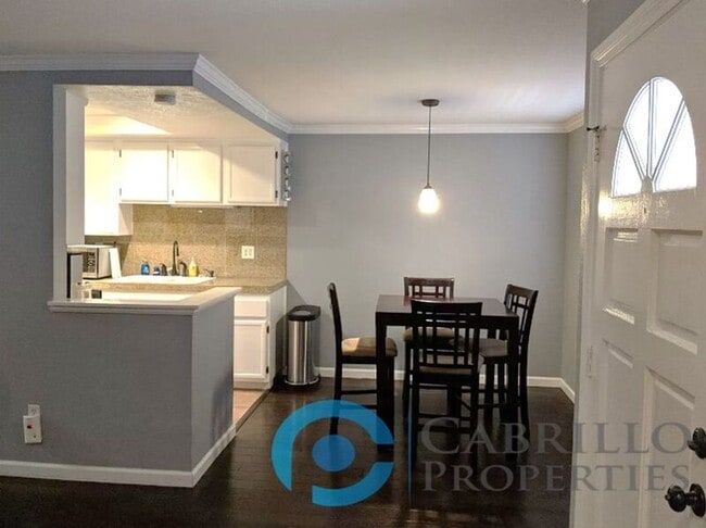 Photo - 2828 Famosa Blvd Unit #102