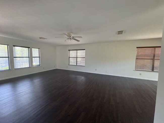 Photo - Spacious 4 Bedroom Home in Live Oak