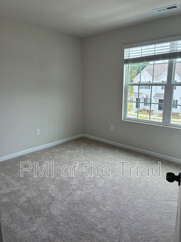 Photo - 1905 Autumn Mist Dr