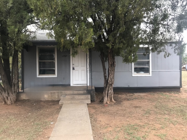 Photo - $0 First Month's Rent / $0 Deposit at Move-in