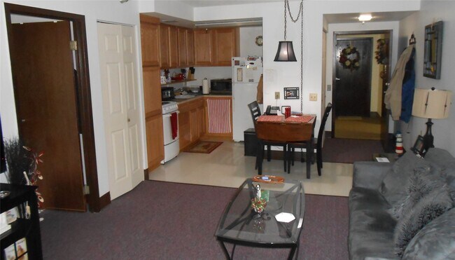 Photo - 620 W Pike St