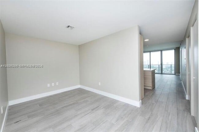 Photo - 16385 Biscayne Blvd Unit 16385 Biscayne Blvd # 2616