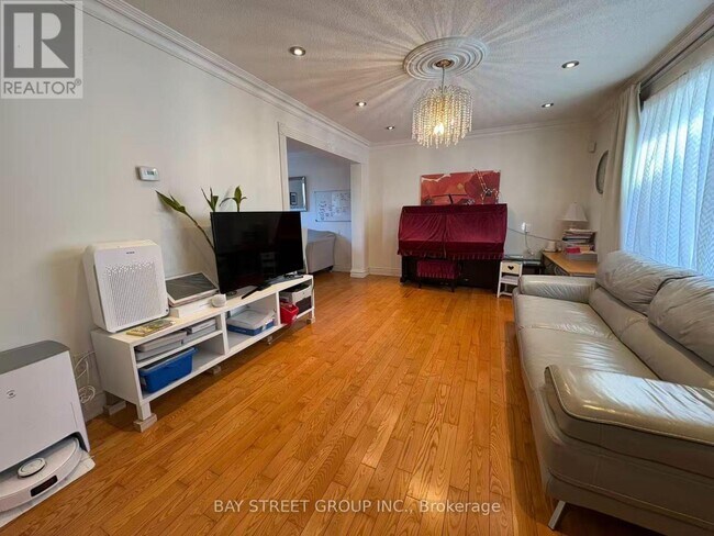 Photo - 210 Shaughnessy Blvd