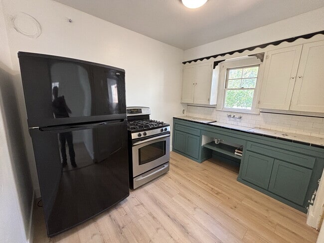 Photo - 2-Bedroom cottage for rent near downtown Placerville! Apartment