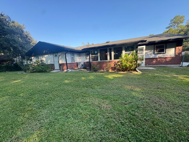 Photo - 620 Broad River Dr