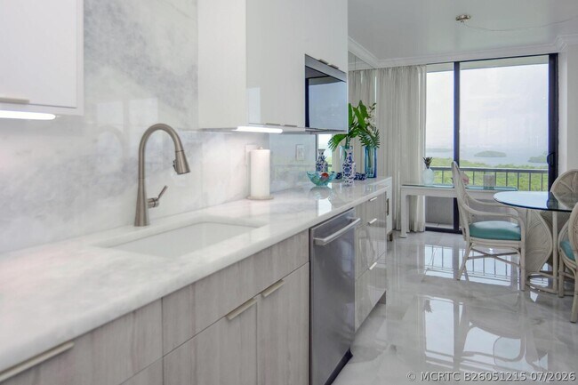 5540 N Ocean Dr Unit 8c