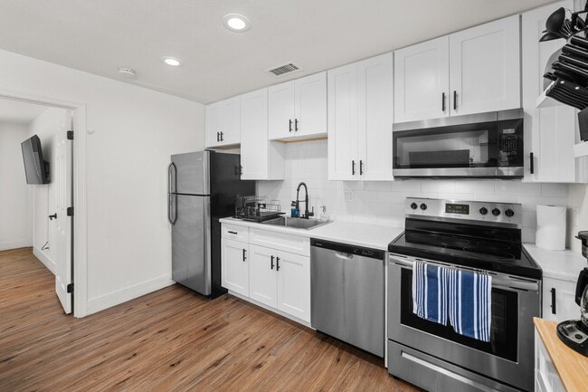 Photo - 1110 E Polk St Unidad 3
