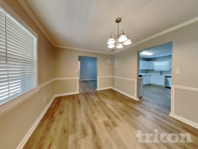 Photo - 207 Crystal Ct