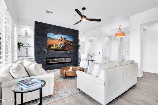 Building Photo - 2989 N 44th St Unit 3013 Rental