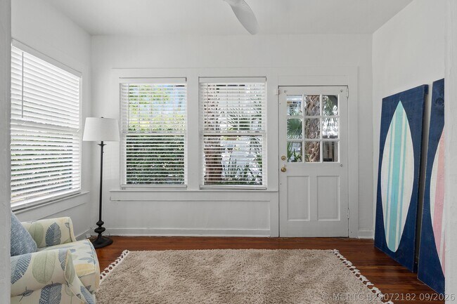 Photo - 726 N St