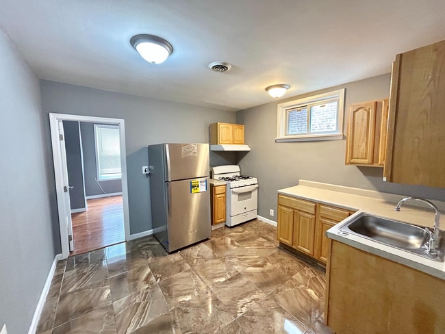 Building Photo - 2605-7 Cecil B. Moore Ave Unit B