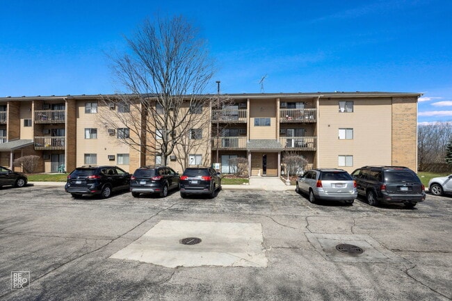 Building Photo - 645 S Virginia Rd Unit 224 Rental