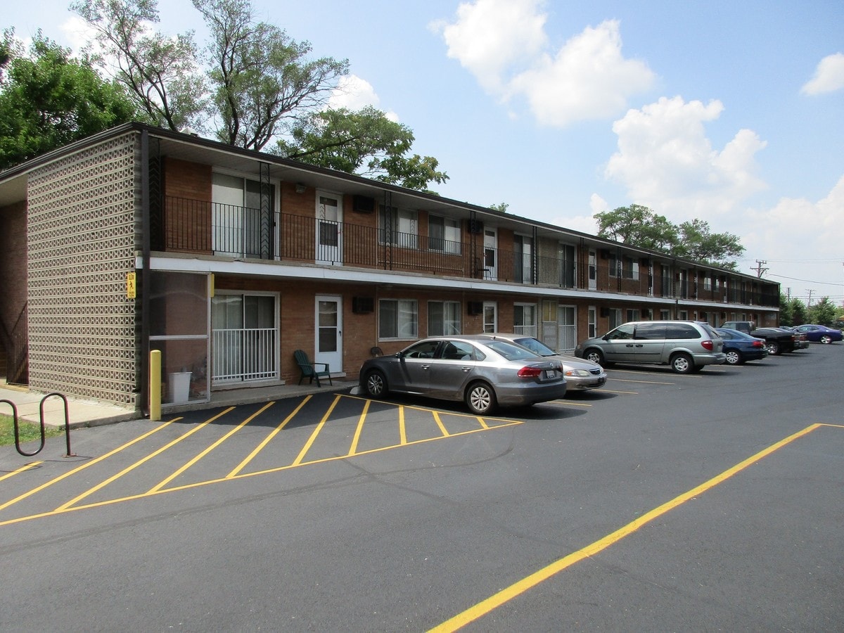 Photo - 6545-6547 W 111th St