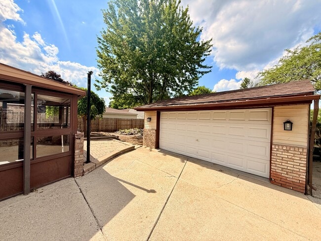 Photo - 11849 Ontario Dr