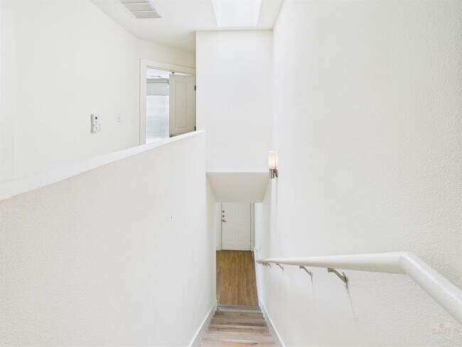 Photo - 711 W 32nd St Unit 119