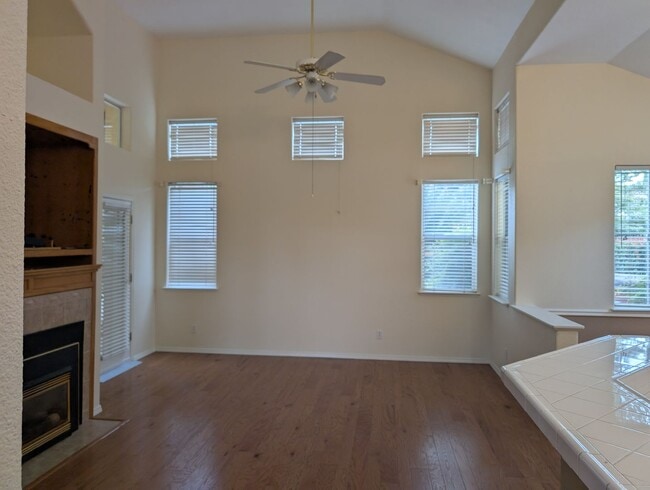 Photo - Wonderful 4 bedroom home in Clovis offerin...