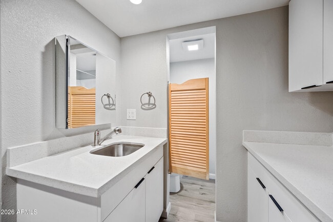 Photo - 3025 N 32nd St Unit 57