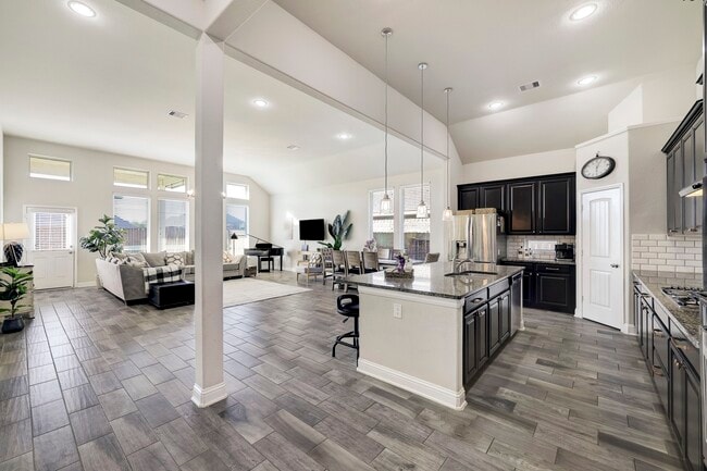 Photo - 5215 Baroness Ln