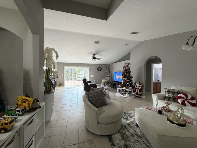 Photo - 4542 SW Savona Blvd