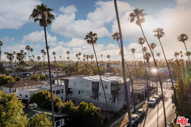 Photo - 2307 Oakwood Ave