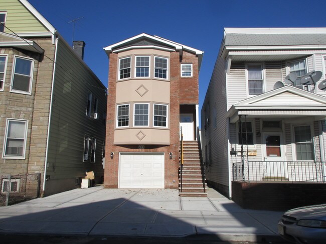 Apartments For Rent In Harrison Nj With Washer Dryer Unit Photo 412 Hamilton St Unit 1