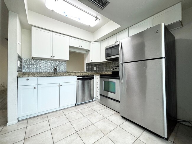 Building Photo - Recently Renovated Rental in Desirable Cap...