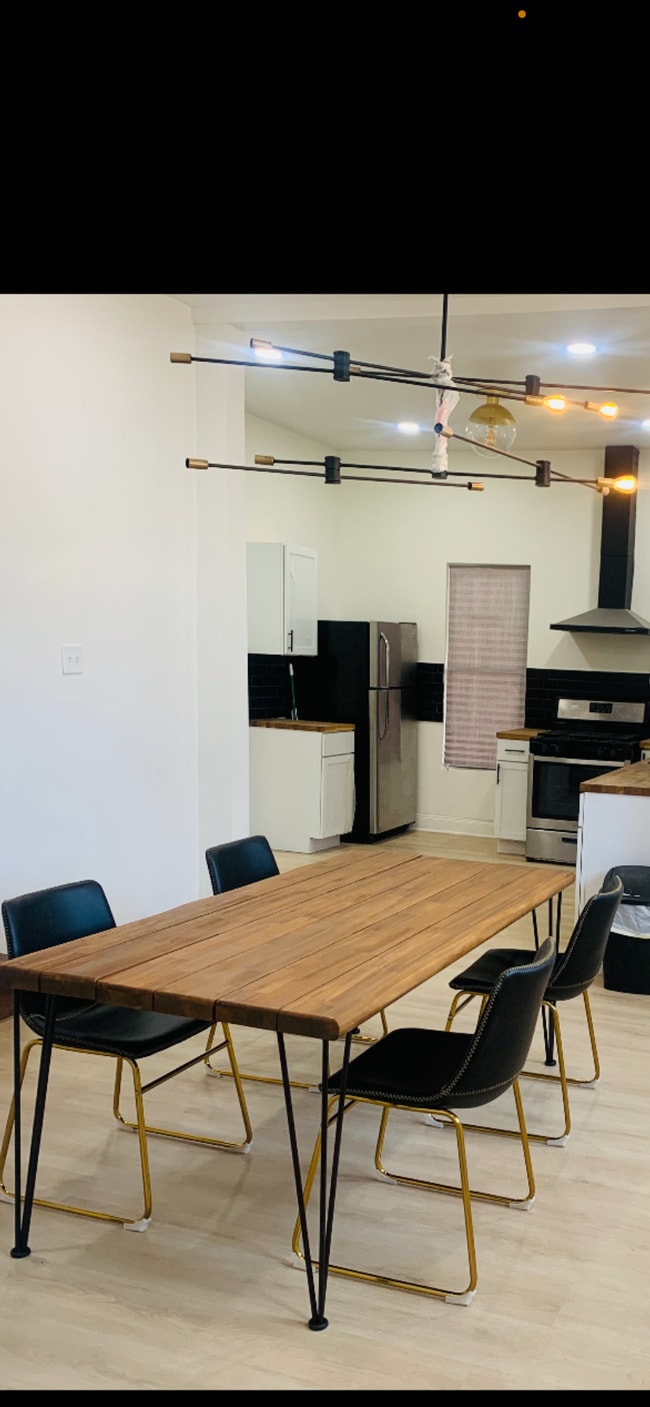 Photo - 1826 Commerce Ave