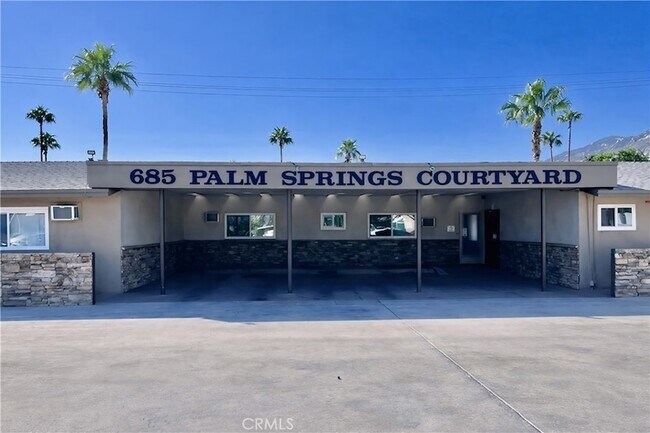 685 E Vista Chino Unit 4