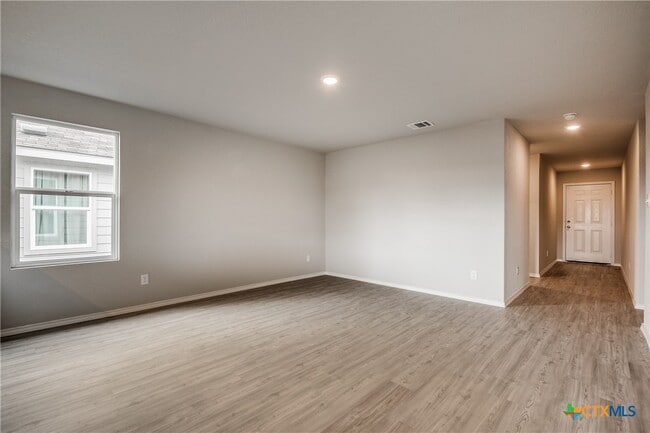 Photo - 2623 Pechora Pipit