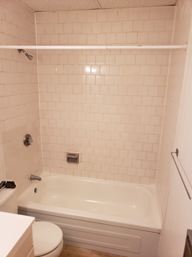 Photo - 199 Strathmore Rd Unidad 4